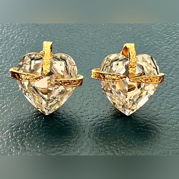 Vintage Crystal Heart GoldTone Hammered Metal ClipOn Earrings Possible J.Janson - Picture 9 of 9